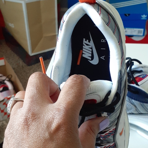 Nikes - Picture 7 of 8